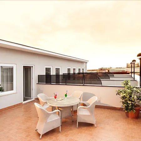 Tiempo מלון נאפולי